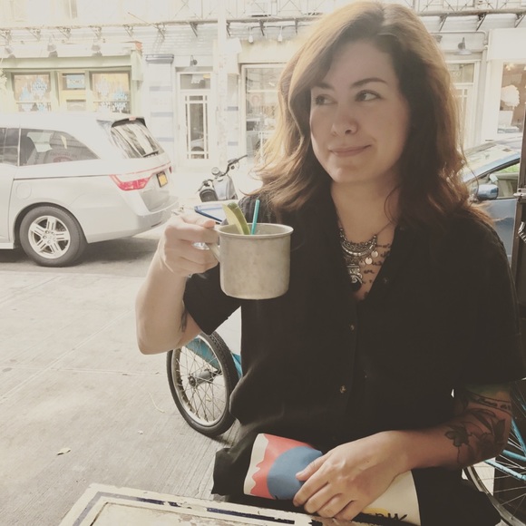 Meet your Posher, Shelly - Picture 3 of 3